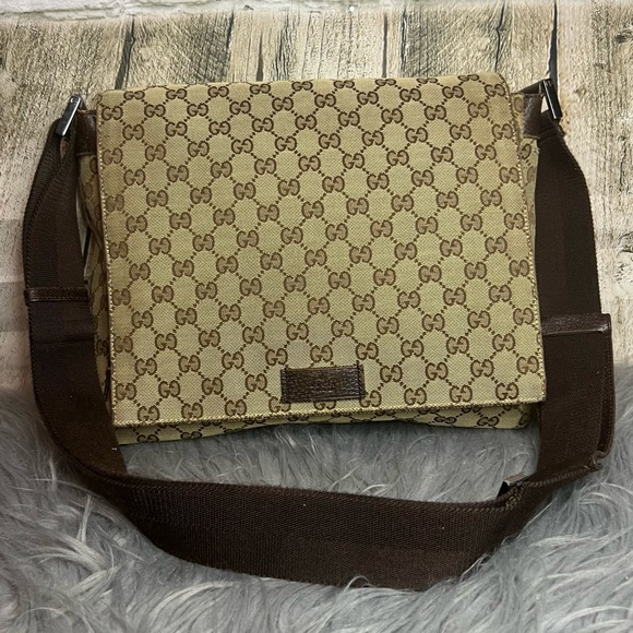 Gucci Bags Gucci Messenger Crossbody Bag Poshmark